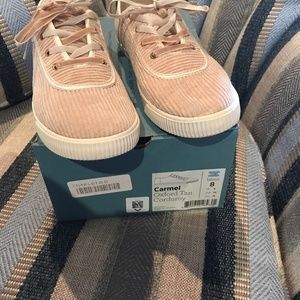 Toms shoes new in box